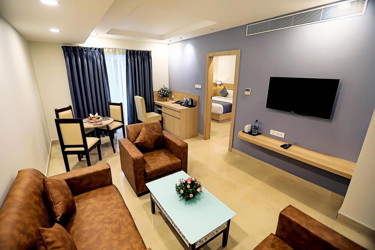 Готель Pp Residency Covelong Екстер'єр фото